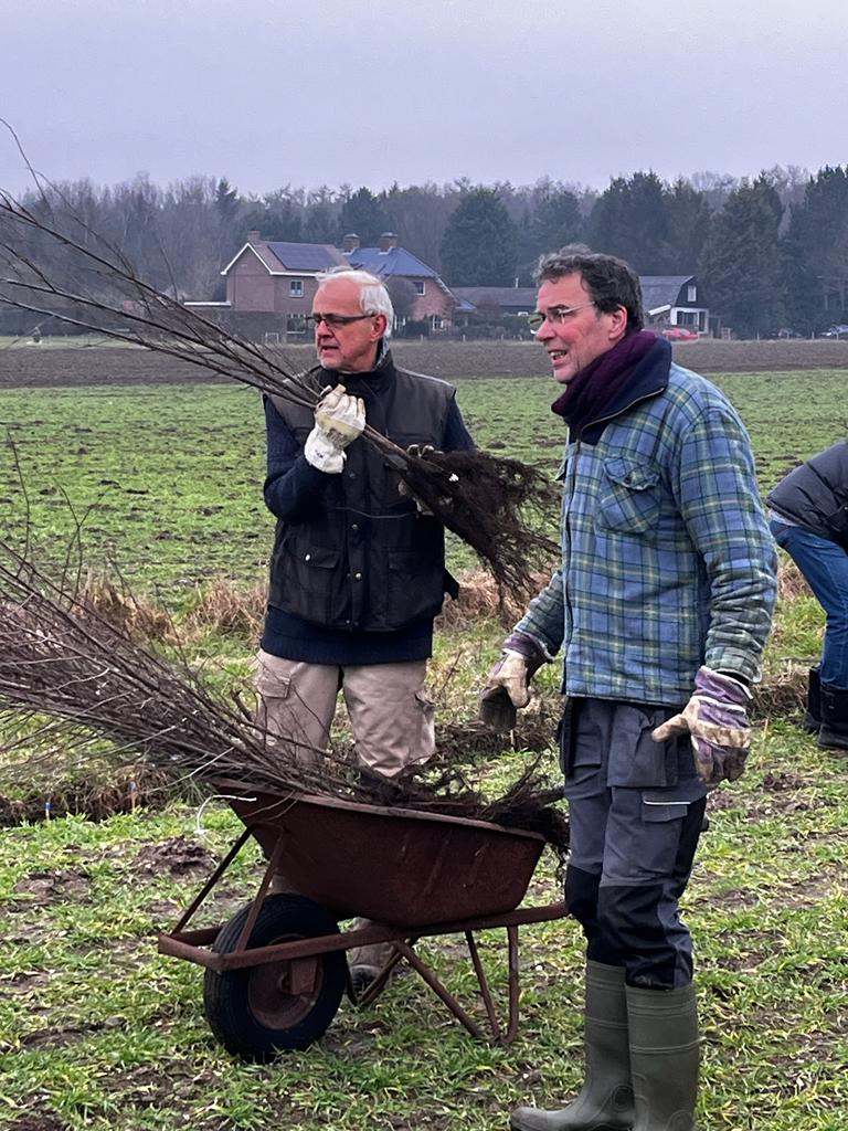 Vergroen je buurt met hulp van het GroenDoen Fonds